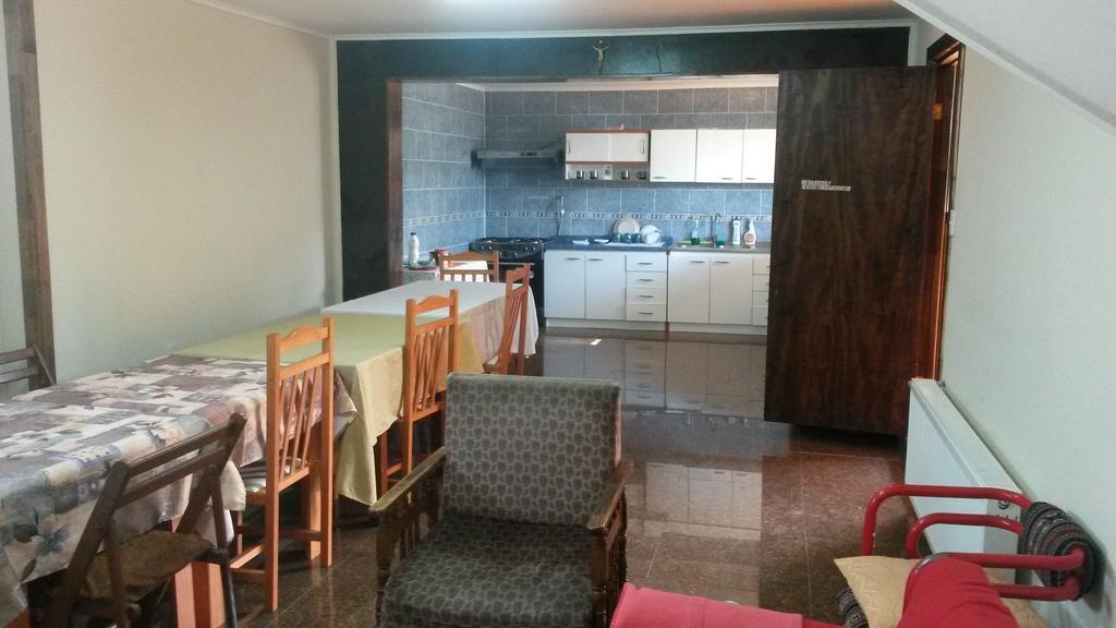 Hostal Chiloe Hostel Пунта-Аренас Экстерьер фото