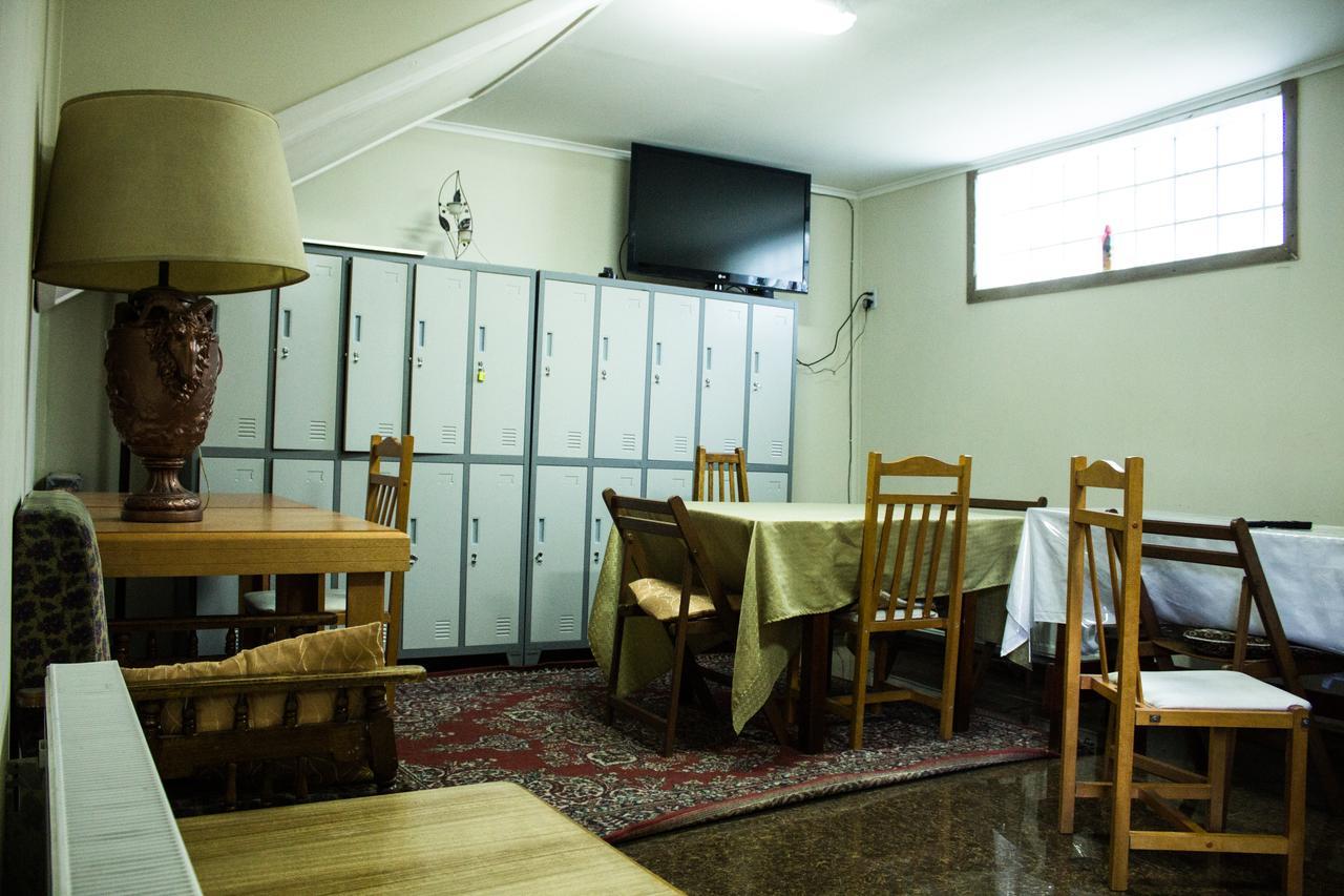 Hostal Chiloe Hostel Пунта-Аренас Экстерьер фото