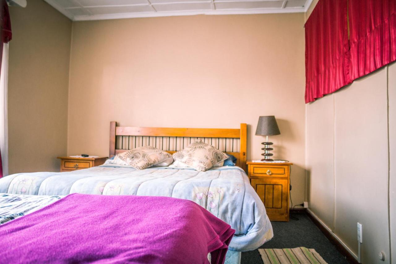 Hostal Chiloe Hostel Пунта-Аренас Экстерьер фото